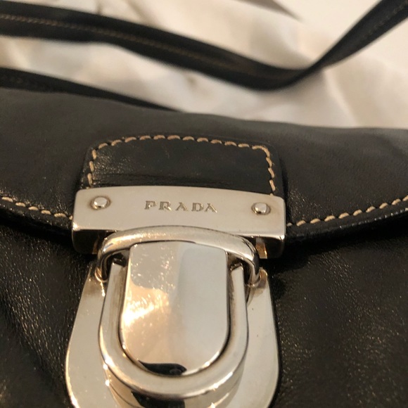 PRADA ..... leather handbag - Picture 6 of 16